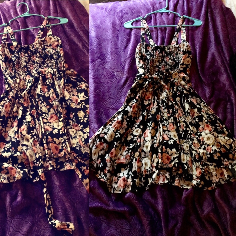 (SOLD) BN* Floral patterned Skater Dress 🌸 - Picture 5 of 8